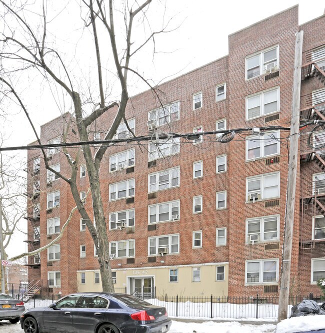 Building Photo - 13642 Maple Ave