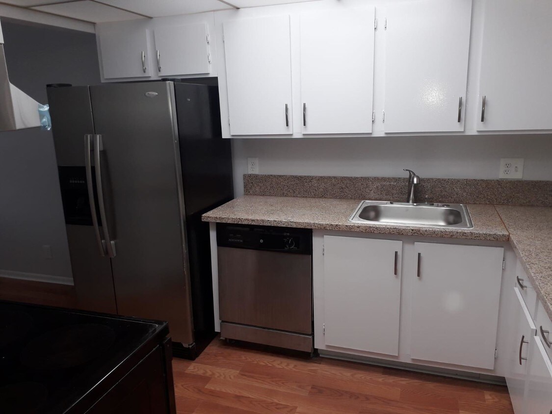 Foto principal - 5987 Forest Hill Blvd