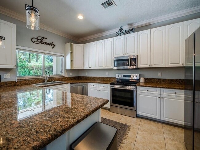 Building Photo - 6673 Eagle Ridge Dr