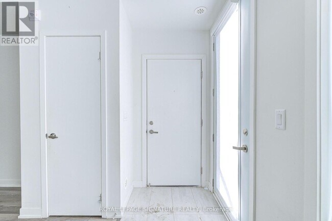 Photo du bâtiment - 3429 Ridgeway Dr