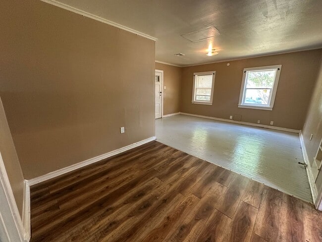 Building Photo - 3016 Live Oak Ave