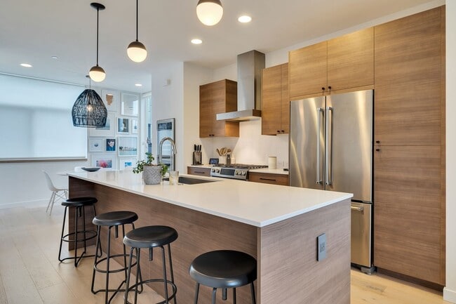 Foto del edificio - Modern stylish Madison Valley home