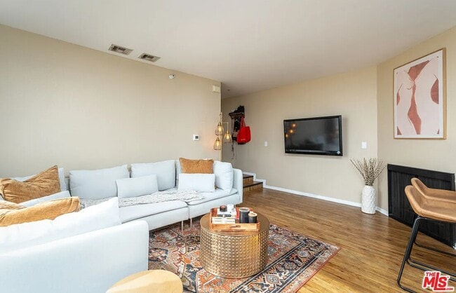 Foto del edificio - 7320 Hawthorn Ave