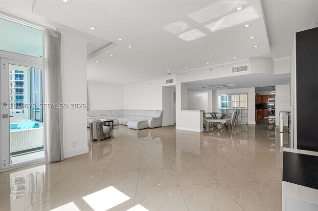 Building Photo - 3001 S Ocean Dr