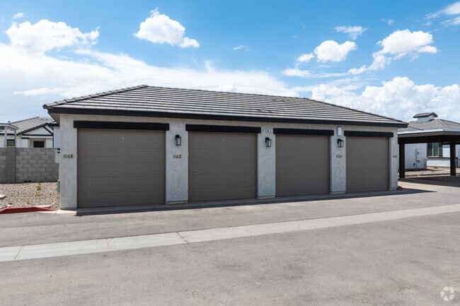 Garages - Honeycutt Run