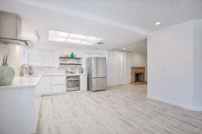 Foto del edificio - 1966 Rockledge Dr