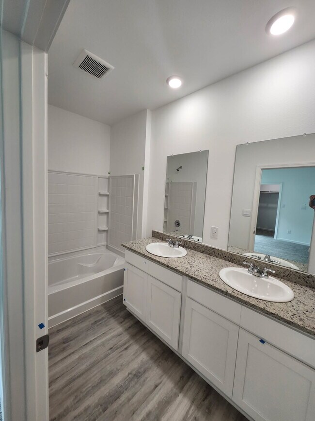 Foto del edificio - 908 Pelican Lakes Pkwy