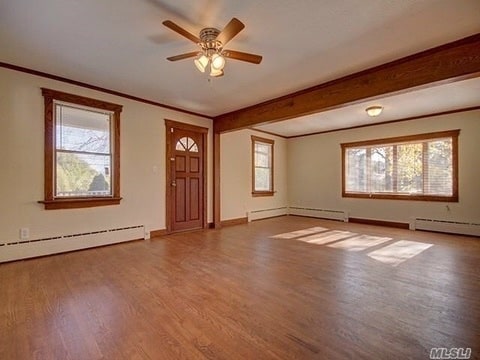 Foto del edificio - 438 Munsell Rd