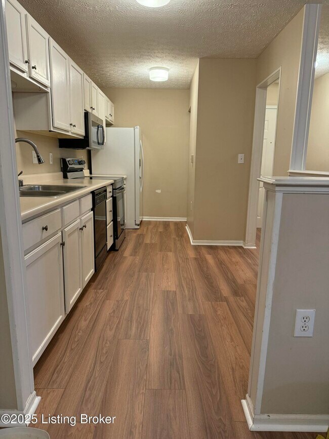 Foto del edificio - 10305 Trotters Pointe Dr