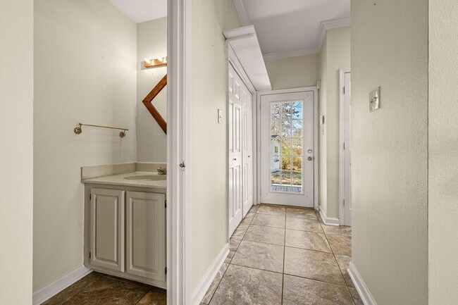 Building Photo - 5335 Rosedown Ct