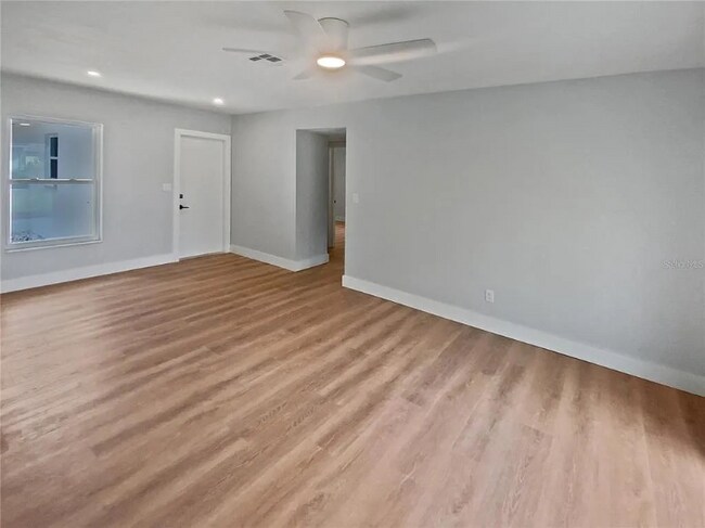 Foto del edificio - 7813 N 53rd St