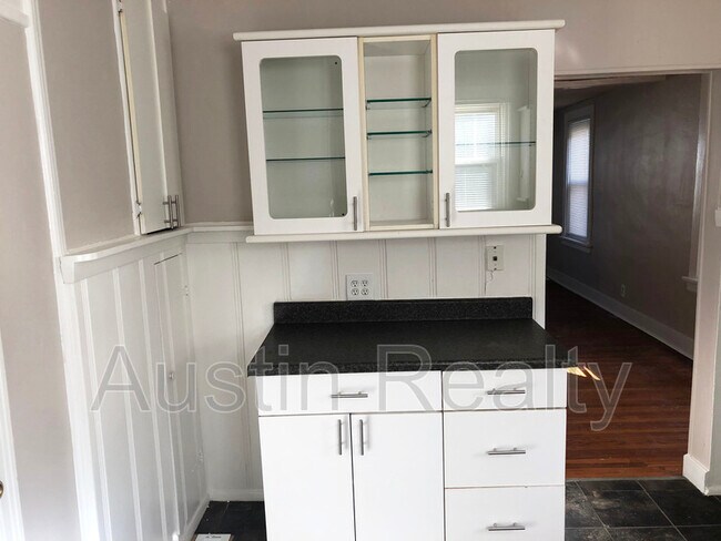 Foto del edificio - 1135 Hilltop Dr