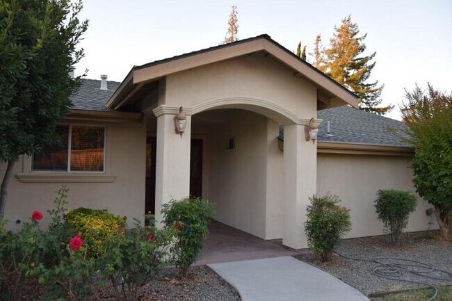 Building Photo - 4 bedroom in Fremont CA 94539