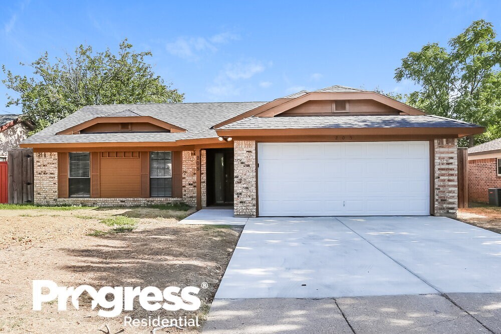 205 Kalmia Dr, Arlington, TX 76018 House Rental in Arlington, TX