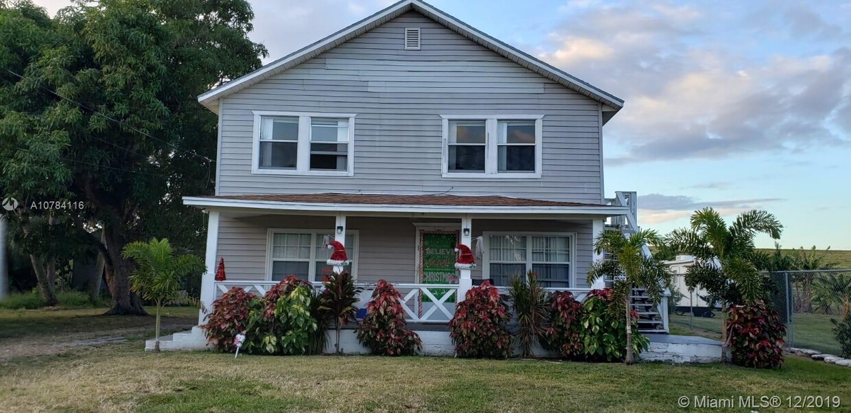 Foto principal - 1021 E Main St