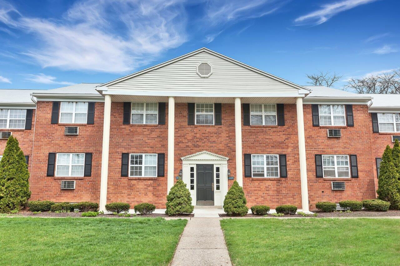 Valley Park Apartment Homes photo 4