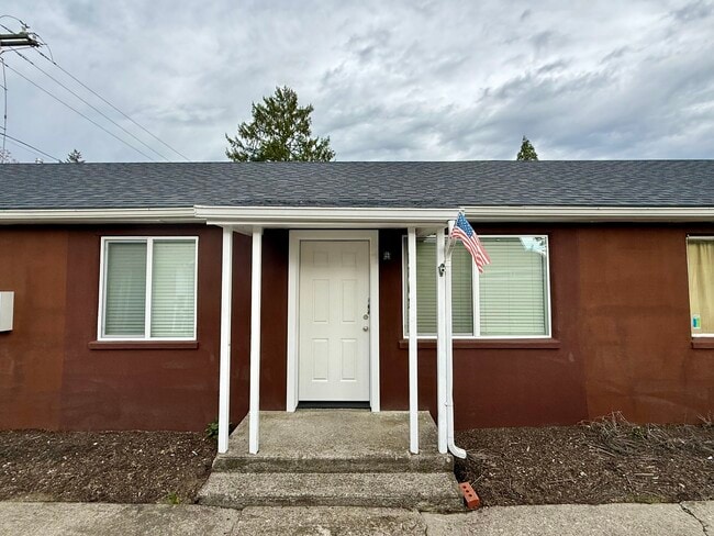 Building Photo - 1762 Evergreen Ave NE