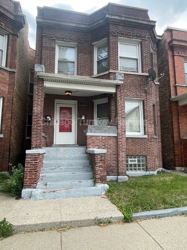 Building Photo - 7125 S Ellis Ave