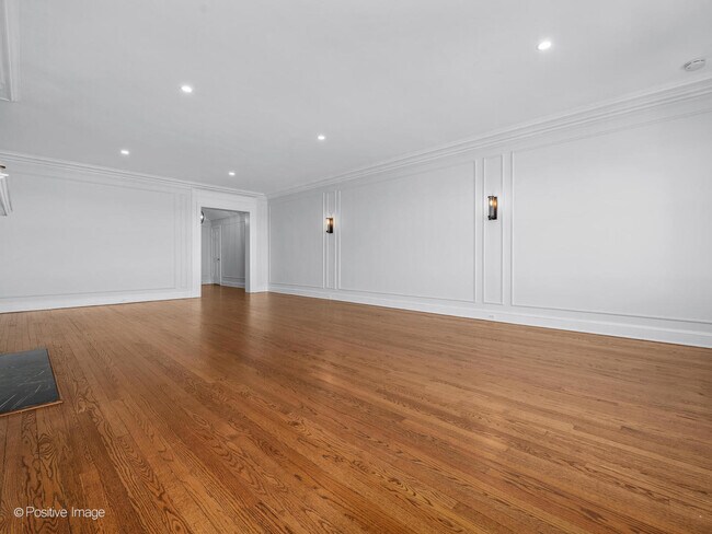 Foto del edificio - 3240 N Lake Shore Dr