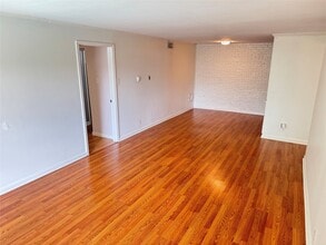 Building Photo - 2611 Marilee Ln