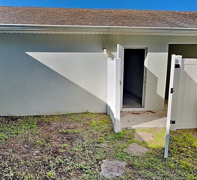 Foto del edificio - 2802 Grasmere View Pkwy N