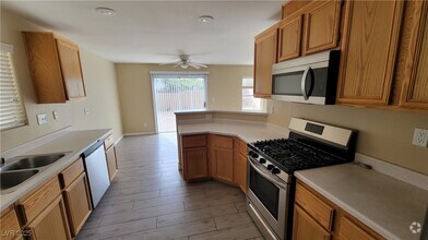 Building Photo - 6217 Mercer Valley St