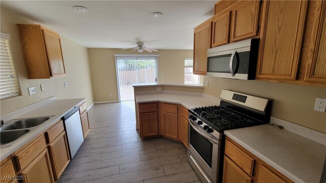 Foto del edificio - 6217 Mercer Valley St