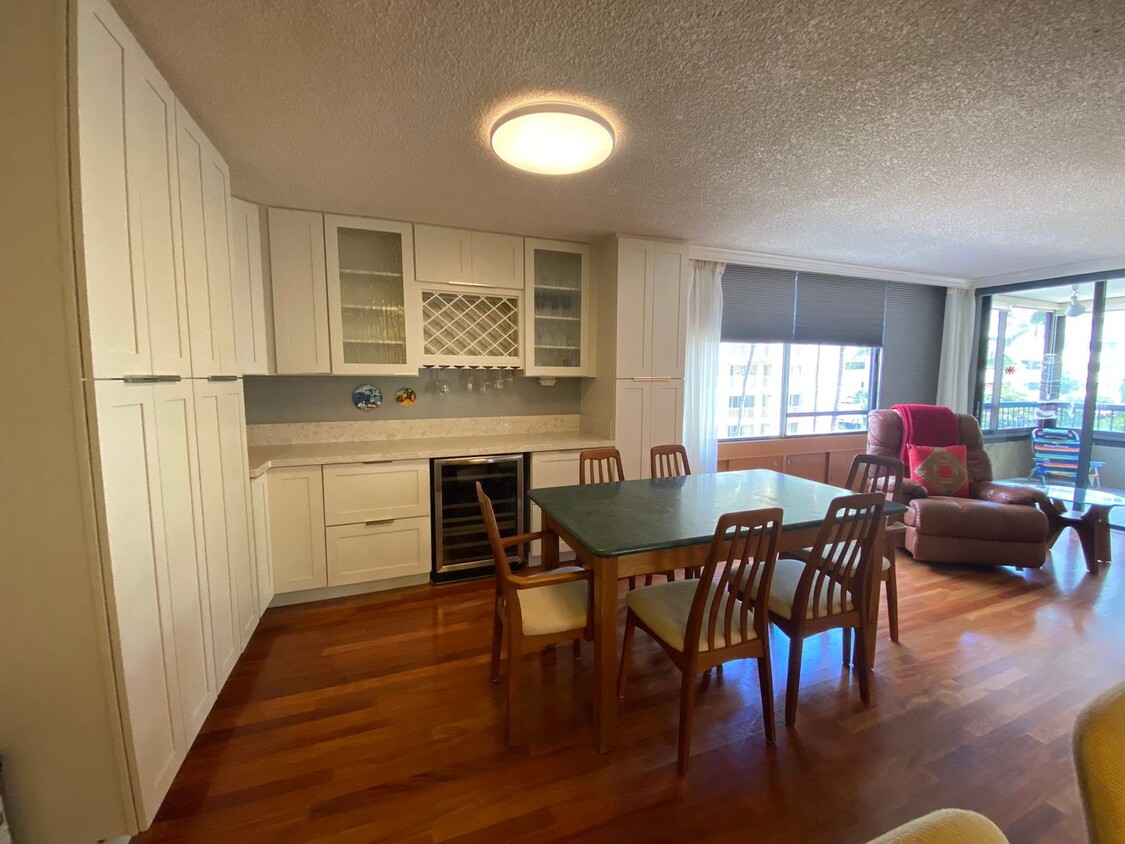 Foto principal - All Utilities Included in Furnished 2 Bed,...