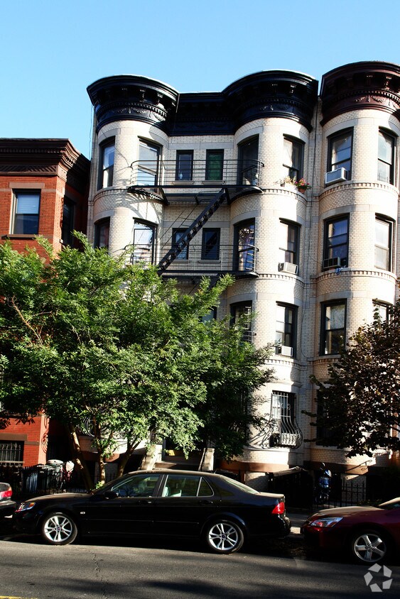 Primary Photo - 767 Union St