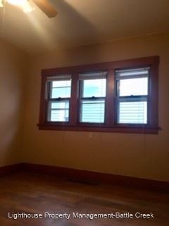 Building Photo - 3 br, 1 bath House - 45 East Kingman Avenue