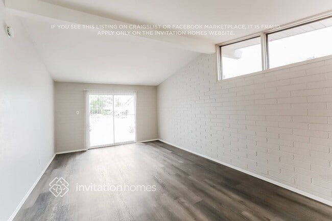 Foto del edificio - 6511 W Windsor Blvd