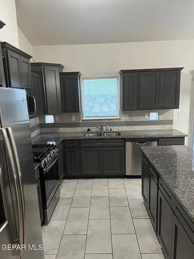 Foto del edificio - 546 Oilfield Dr