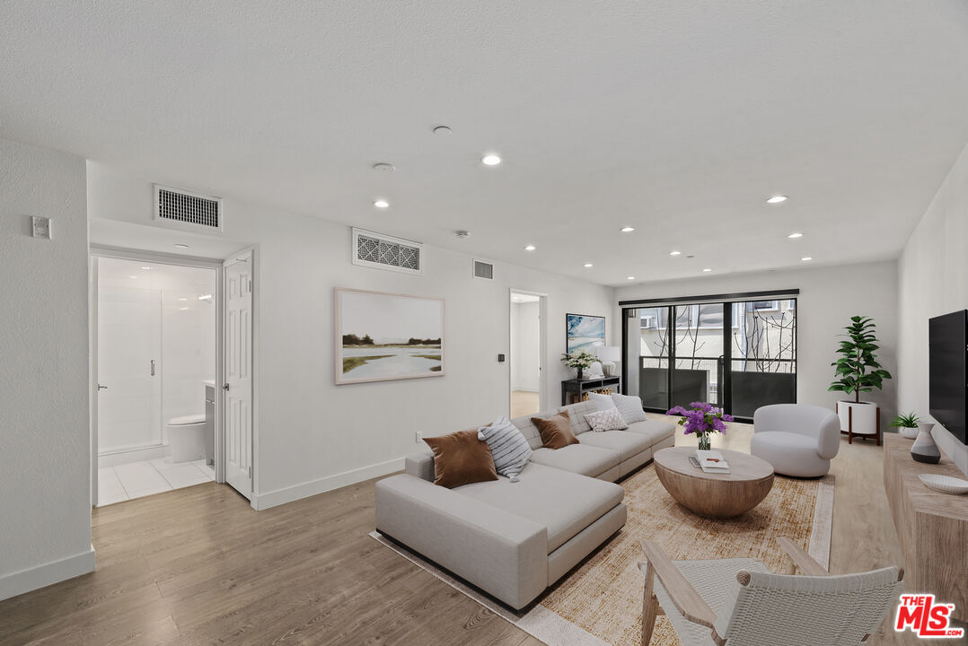 Foto principal - 725 N Alfred St