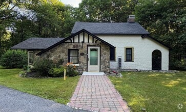 Building Photo - 40 Browns Rd