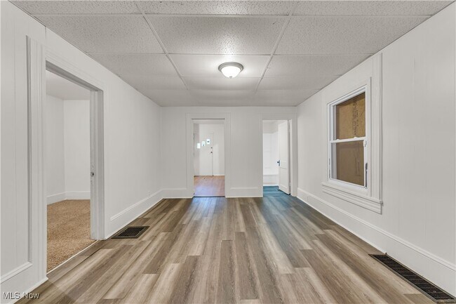 Building Photo - 3204 W 71st St