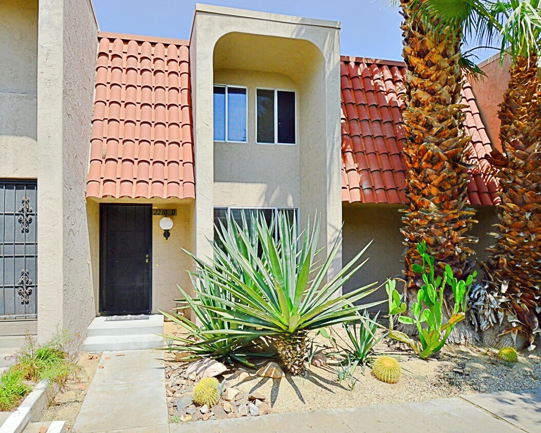 Foto principal - 2230 N Indian Canyon Dr