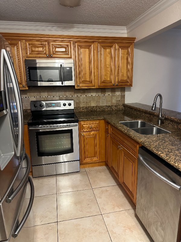 Building Photo - 1561 Balfour Dr