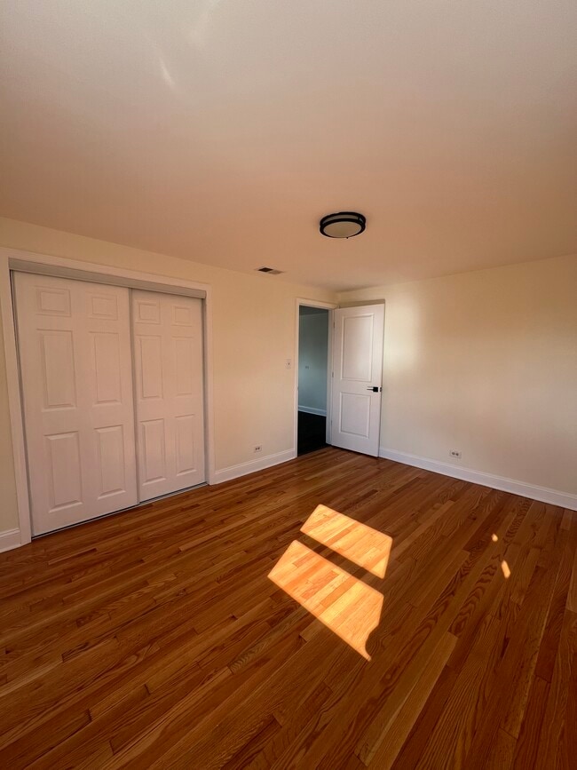 Building Photo - 6040 S Kolmar Ave