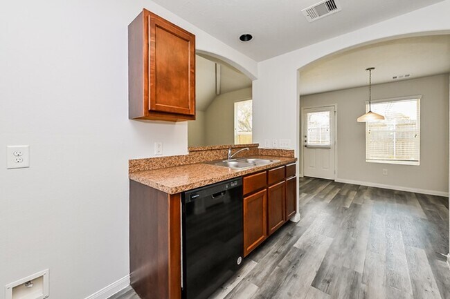 Foto del edificio - 5818 Northern Oak St