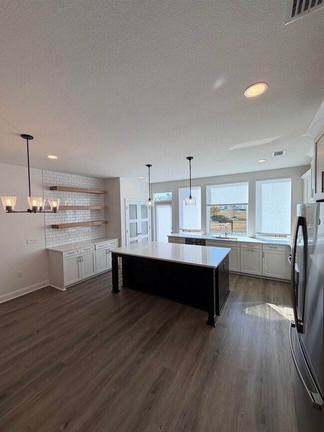 Foto del edificio - 5631 Fletcher Oaks Dr