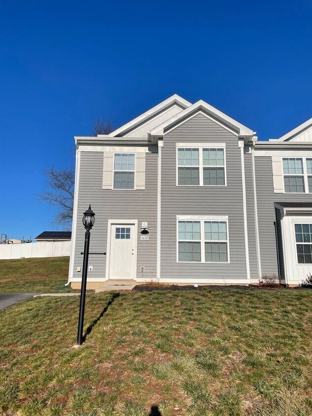 Primary Photo - Future Rental-3 Bed/2.5 Bath Townhouse-Dov...