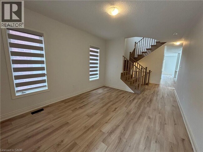 Building Photo - 47 Bloomfield Cres