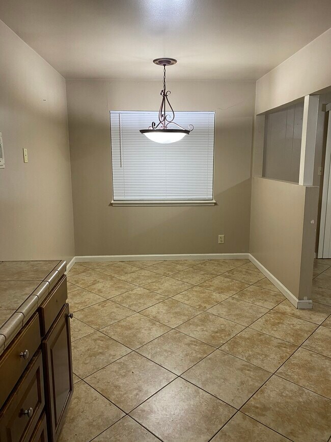 Building Photo - 4744 E Dwight Way