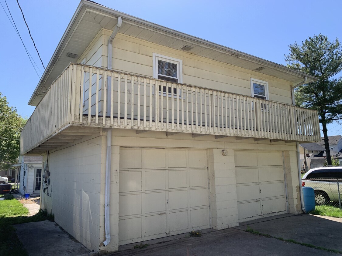 Primary Photo - 150 E Mill St