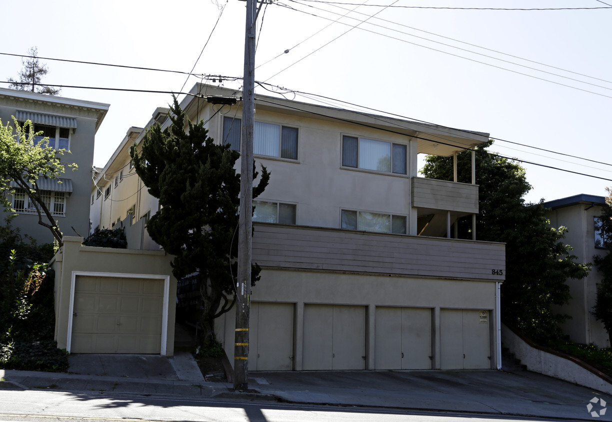 Building Photo - 845 Macarthur Blvd