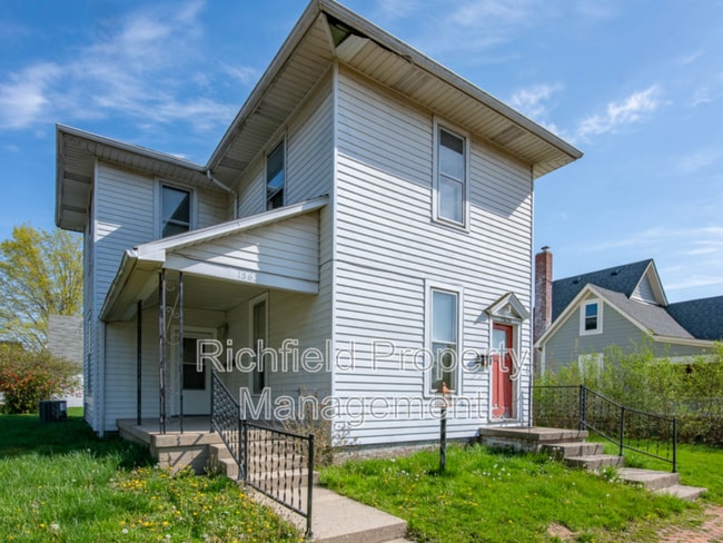 Building Photo - 1562 Clinton St