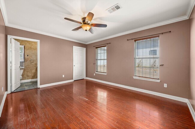 Foto del edificio - 407 E Shamrock Ave