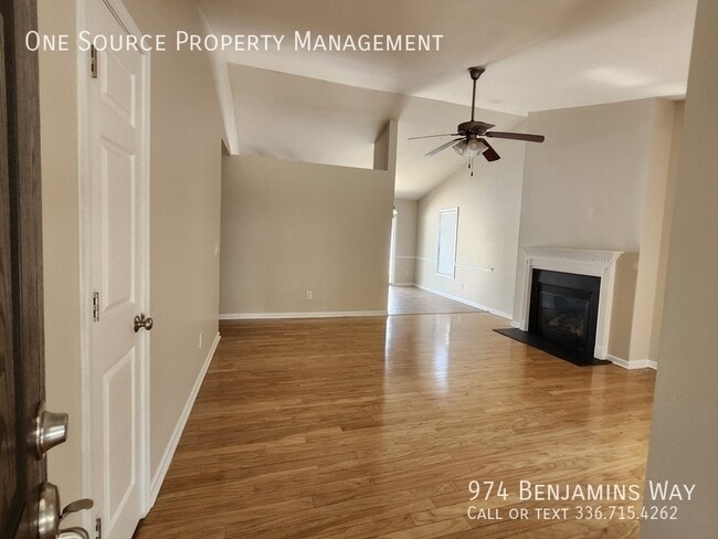Foto del edificio - 974 Benjamins Way