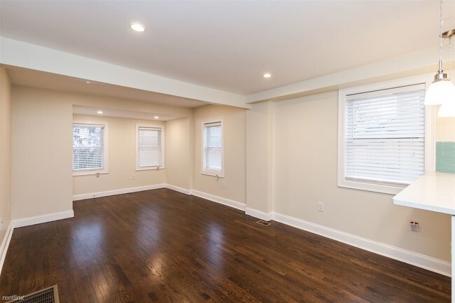 Foto del edificio - 6 br, 5 bath  - 40 Harvard St