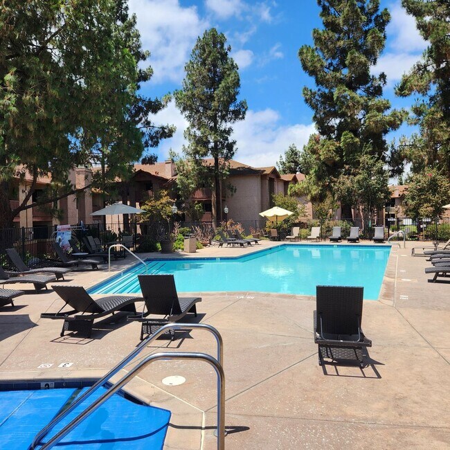 Foto del edificio - 2bdrm 2bath 1050 SqFt, Carmel Mtn 2nd floo...